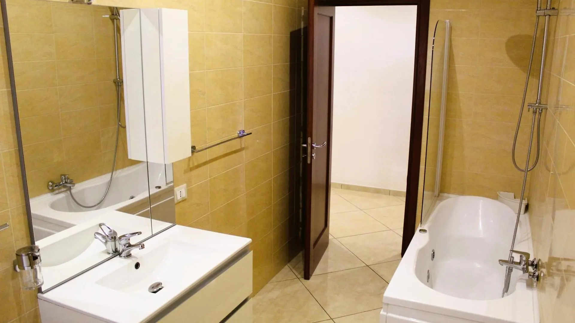 Parthenope Morghen Apartment - Napoli San Martino Funicolare Vomero 0*, Naples Italy